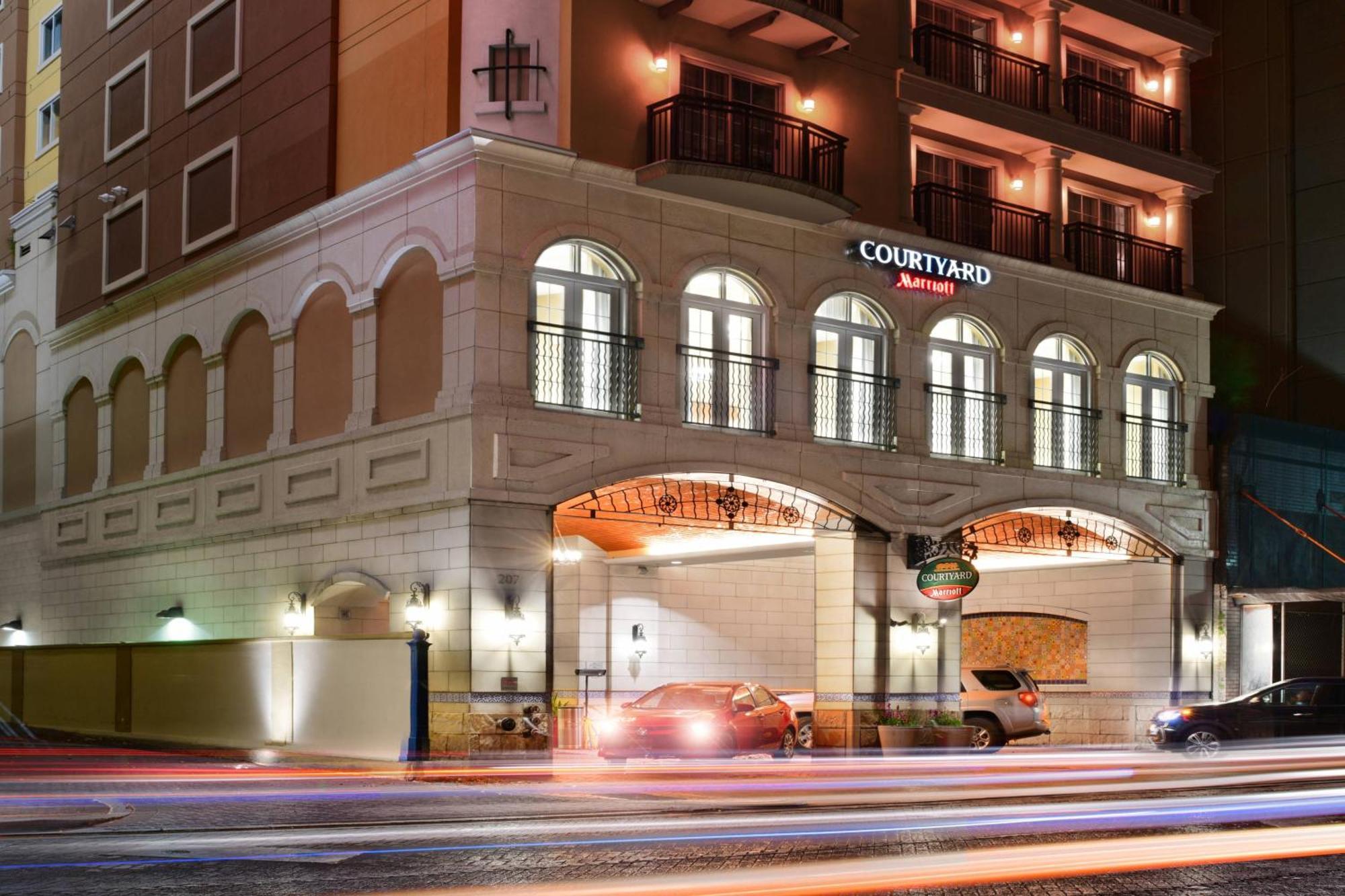 Courtyard By Marriott Riverwalk San Antonio