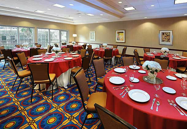 Courtyard By Marriott Riverwalk 3*